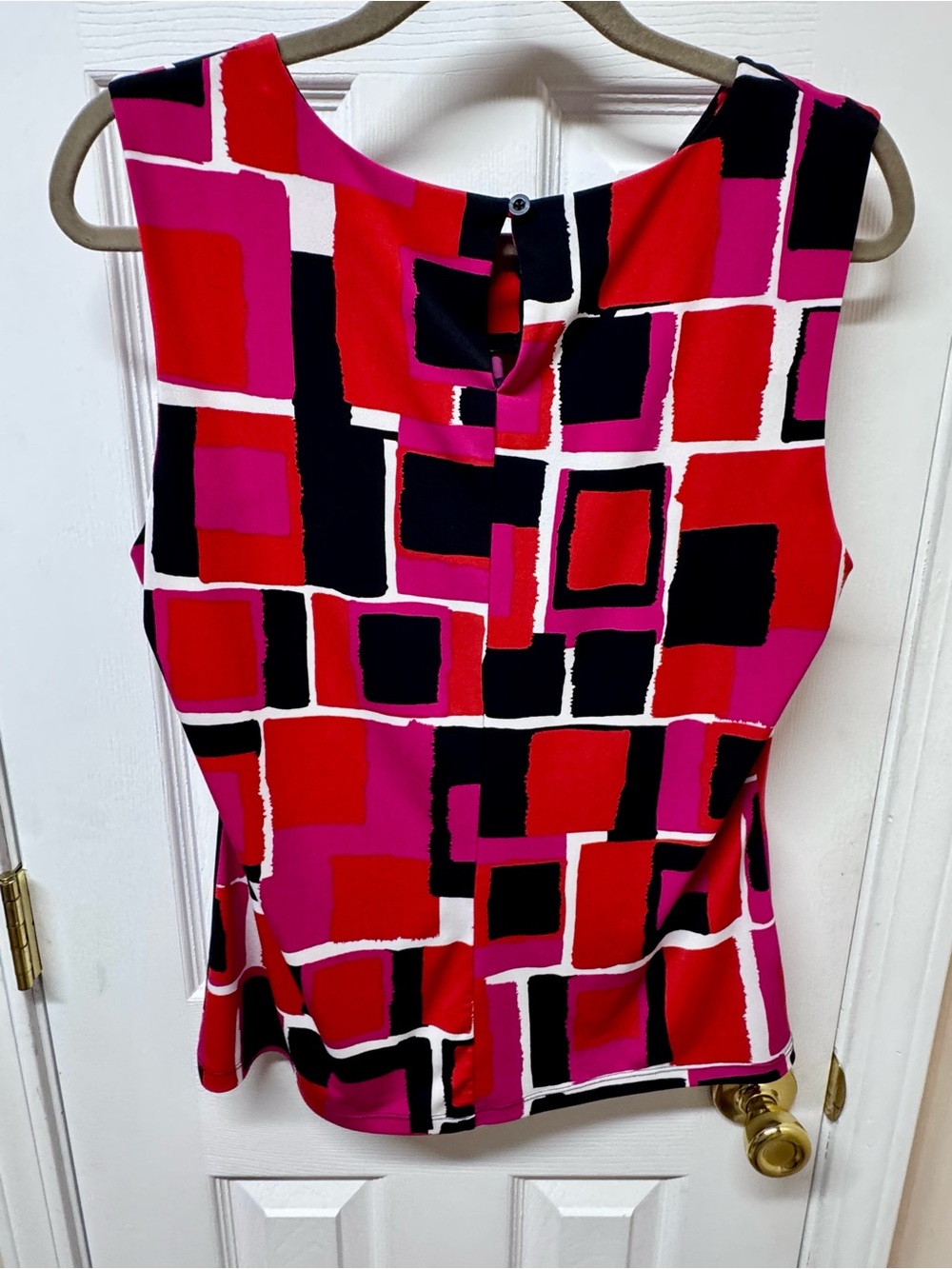 Calvin Klein Sleeveless Geometric Pleated Top – Size Large | Like New - Picture 6 of 9